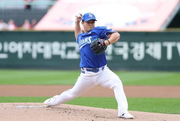 9일 오후 인천 SSG랜더스필드에서 열린 SSG 랜더스와의 2025 신한 쏠뱅크 KBO 포스트시즌(PS) 준플레이오프(준PO·5전 3선승제) 1차전 선발 등판해 6이닝 무실점을 기록하고 개인 통산 첫 PS 첫승을 올린 최원태. /사진=삼성 라이온즈
