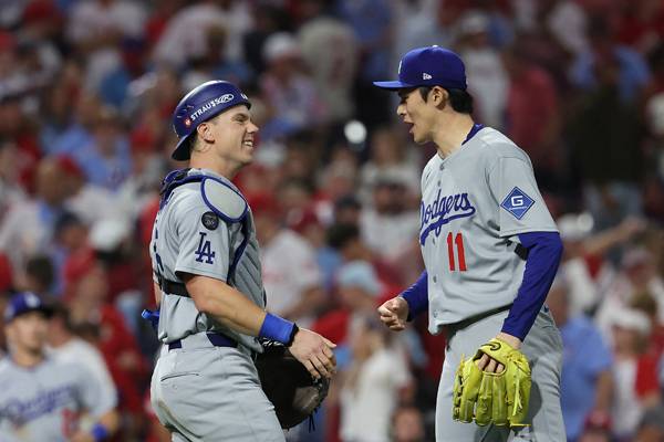 윌 스미스가 사사키와 인사를 나누고 있다. 사진= Getty Images/AFP= 연합뉴스 제공