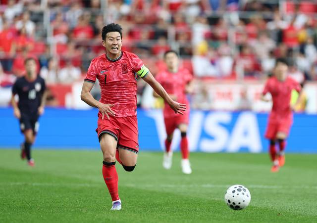 손흥민은 10일 브라질과 평가전에 출전하면 개인 통산 137번째 A매치를 기록하며 차범근 전 감독과 홍명보 감독을 제치고 축구대표팀 역대 최다 출전 단독 1위에 오른다. 연합뉴스 대한축구협회 제공