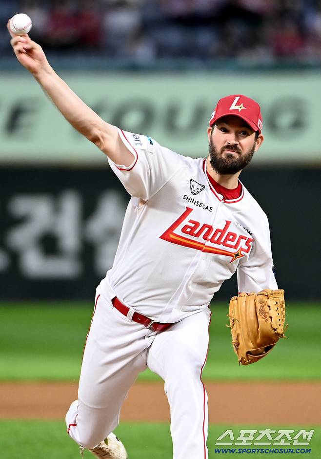 29일 인천SSG랜더스필드에서 열린 롯데와 SSG의 경기, SSG 선발투수 앤더슨이 역투하고 있다. 인천=허상욱 기자wook@sportschosun.com/2025.09.29/