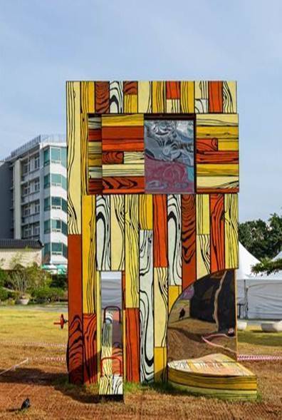 열린송현에 설치된 대작, 호킨스-브라운의 참여의 틈, 놀이의 장