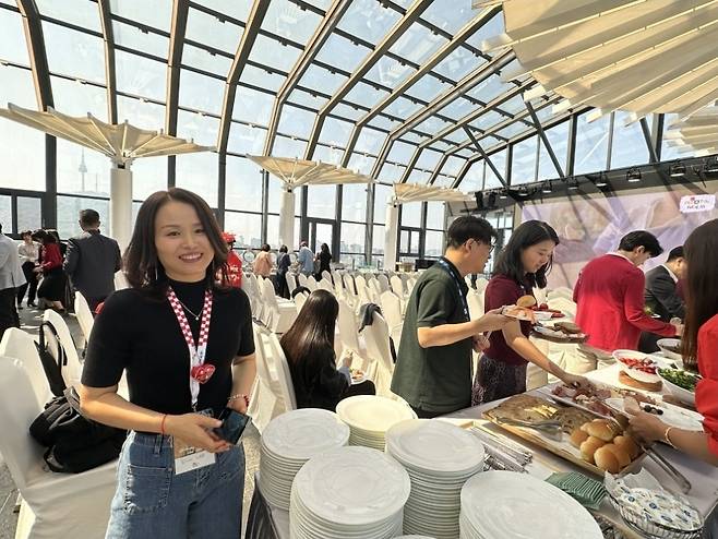 리치타르 하트 목걸이를 한 참가자.사진제공|크로아티아관광청/CNTB