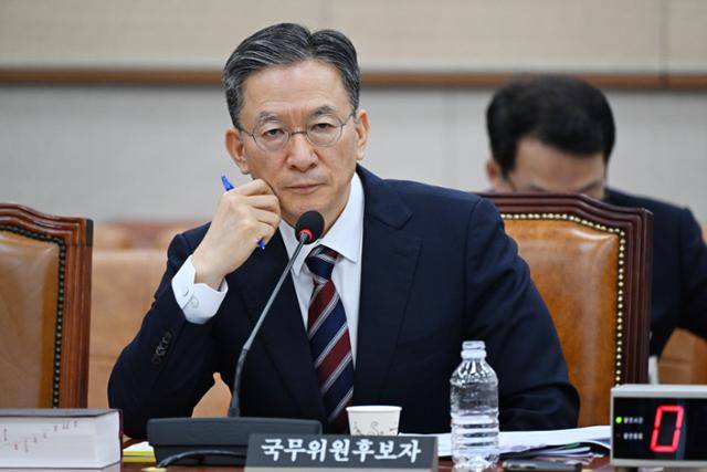 정성호 법무부 장관이 올해 7월 16일 국회 법제사법위원회에서 열린 인사청문회에서 의원의 질의를 듣고 있다. 고영권 기자