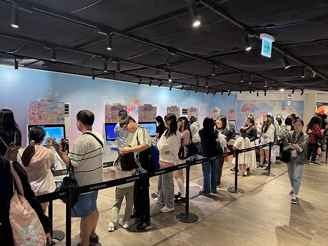 신세계백화점 강남점서 진행되는 '비밀의 아이프리 팝업'.