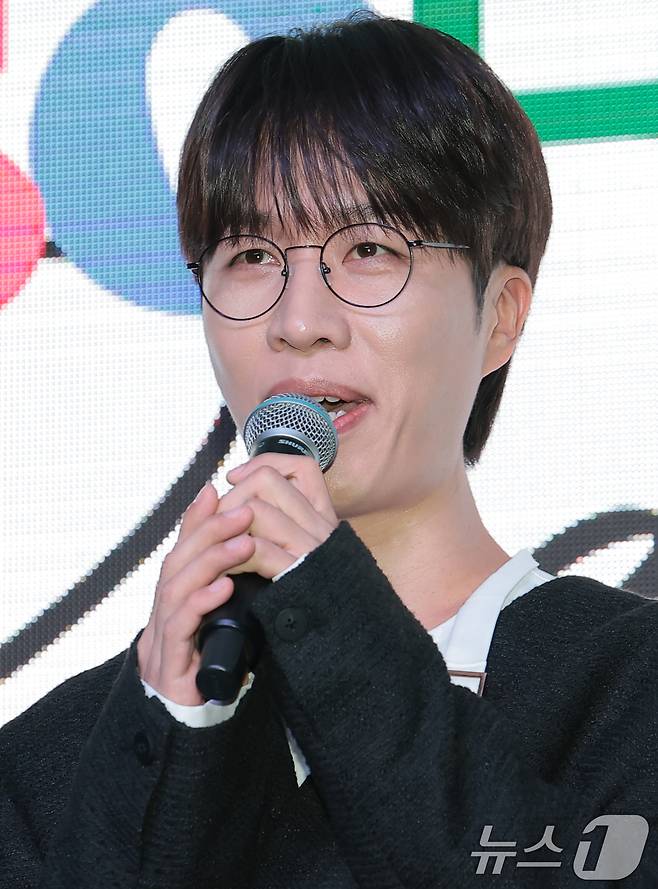 밴드 소란((SORAN) 고영배가 16일 서울 마포구 엠피엠지 사옥에서 가진 EP ‘DREAM’ 쇼케이스에서 인사말을 하고 있다. 2025.10.16/뉴스1 ⓒ News1 권현진 기자