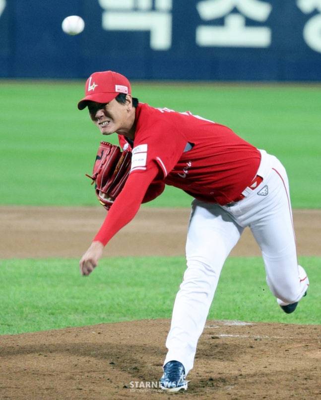 김광현이 역투를 펼치고 있다. /사진=강영조 선임기자