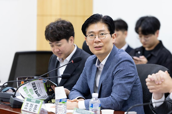 조정훈 국민의힘 의원이 9월 30일 서울 여의도 국회 의원회관에서 열린 ‘교권 보호를 위한 정책 토론회’에서 모두발언하고 있다. 뉴스1