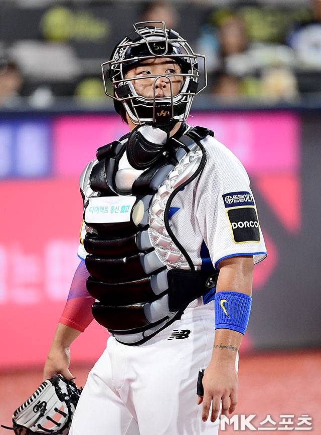 천재 타자로 불리는 강백호지만 확실하지 않은 수비 포지션과 기복은 FA 시장에서의 최대 약점이다. 사진=김영구 기자