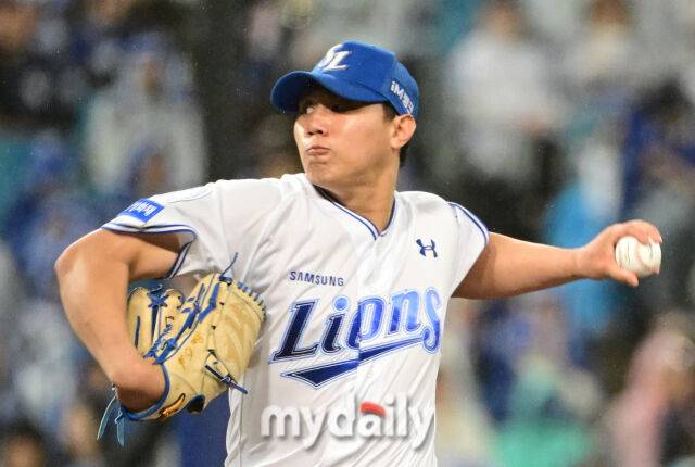 2025년 10월 13일 오후 대구 삼성라이온즈파크에서 열린 '2025 신한 SOL Bank KBO 포스트시즌' SSG 랜더스와 삼성 라이온즈의 준플레이오프 3차전 경기. 삼성 배찬승이 8회초 역투하고 있다./마이데일리