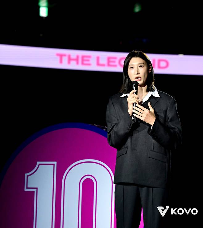 김연경이 지난 18일 은퇴식에서 팬들에게 인사하고 있다. 사진=KOVO
