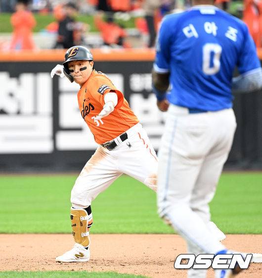 뜨거운 환호로 한화 더그아웃에 기 전달