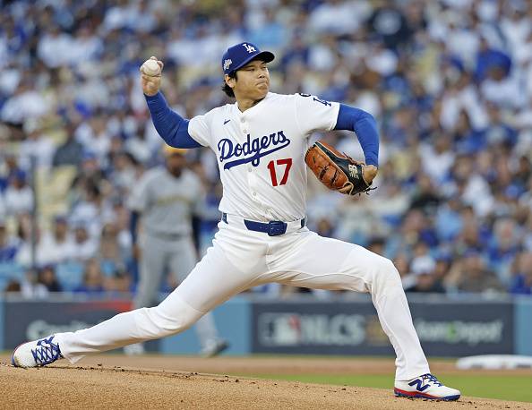 LA 다저스 오타니 쇼헤이가 18일 내셔널리그 챔피언십시리즈 4차전에서 투구하고 있다. 게티이미지