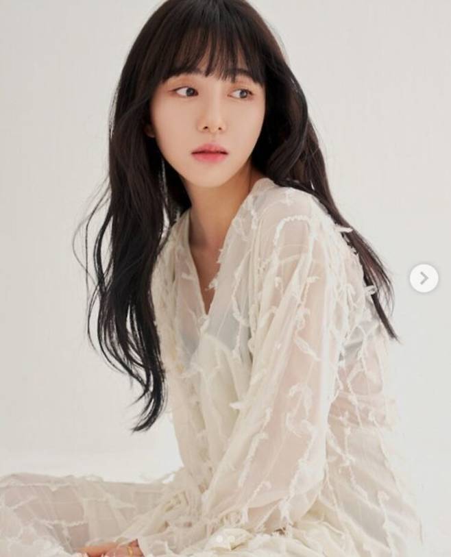 가수 권민아가 W코리아 유방암 캠페인을 향한 불편한 심경을 전했다. 사진=권민아 인스타그램