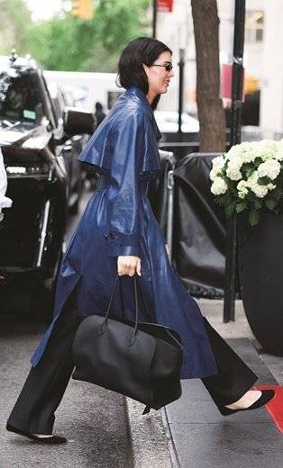 더로우 마고백.