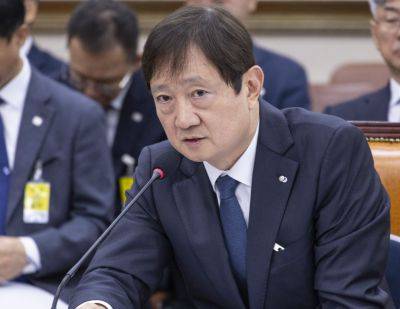 이찬진 금융감독원장이 21일 국회에서 열린 2025년도 정무위원회 국정감사에 출석해 의원 질의에 답하고 있다. 연합뉴스