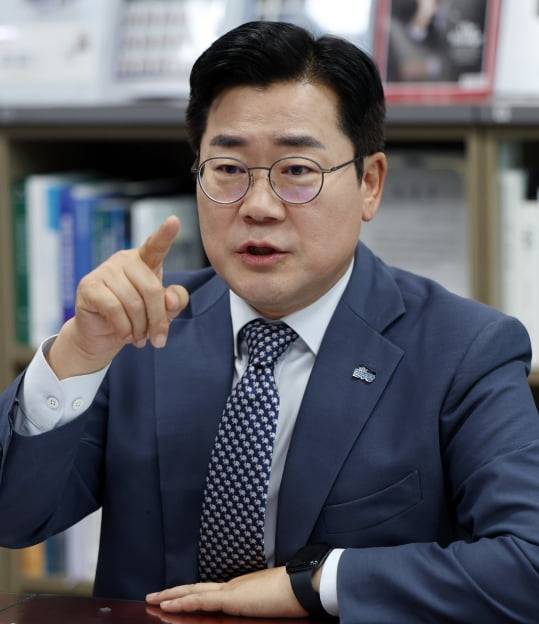 박찬대 더불어민주당 의원이 20일 서울 여의도 국회 의원회관에서 최근 캄보디아 사태와 관련해 한국경제신문과 인터뷰 하고 있다. / 사진=김범준 기자