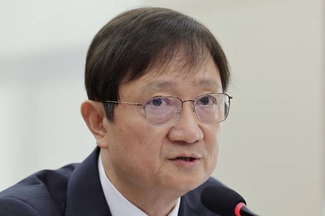 이찬진 금융감독원장이 21일 서울 여의도 국회 정무위원회에서 열린 금융감독원 등에 대한 국정감사에서 의원 질의에 답변하고 있다. /사진=뉴스1