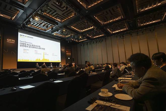 이번 발표는 Arm 기반 장치에서 AI를 양자화하고, 이를 다양한 조건에 배포하는 작업을 수행중인 기술자, 개발자들에게 좋은 참고 사례가 되었다 / 출처=IT동아