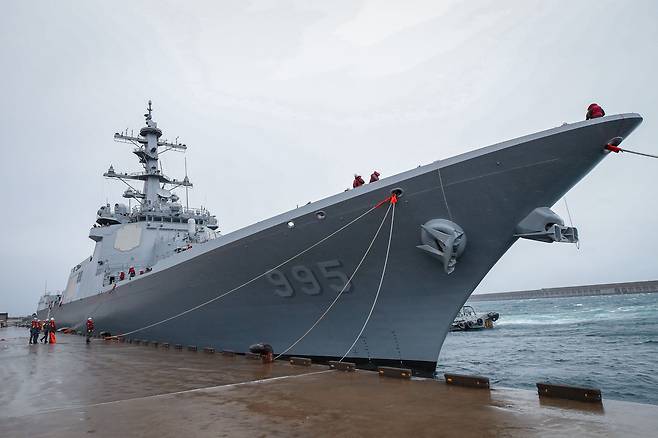 해군 최신예 이지스구축함 정조대왕함이 해군제주기지에 입항하고 있다. 세계일보 자료사진