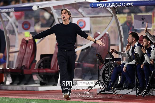 ▲ 토트넘은 이른 시간에 터진 로드리고 벤탄쿠르의 선제골로 앞서갔지만, 이후 연속골을 내주며 무너졌다. 공교롭게도 손흥민이 로스앤젤레스(LA)FC에서 득점한 날, 토트넘은 고개를 숙이고 말았다.