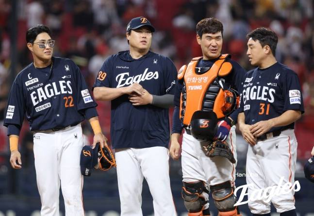 왼쪽부터 채은성, 류현진, 이재원, 손아섭. /사진=한화 이글스 제공