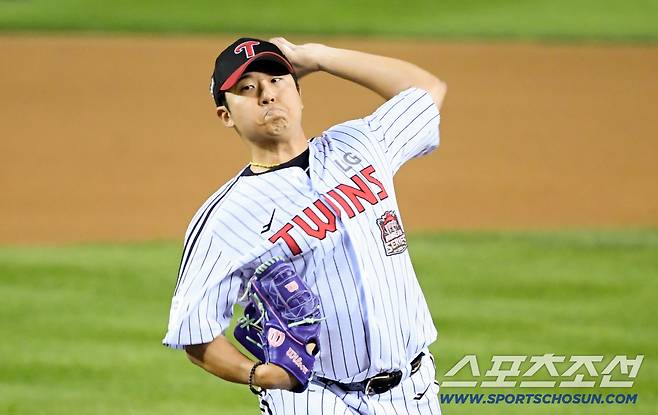 27일 잠실구장에서 열린 한국시리즈 2차전 LG 트윈스와 한화 이글스의 경기. LG 송승기가 역투하고 있다. 잠실=박재만 기자 pjm@sportschosun.com/2025.10.27/