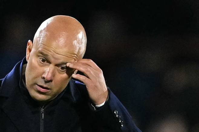 패배를 곤혹스러워하는 아르네 슬롯 리버풀 감독. AFP