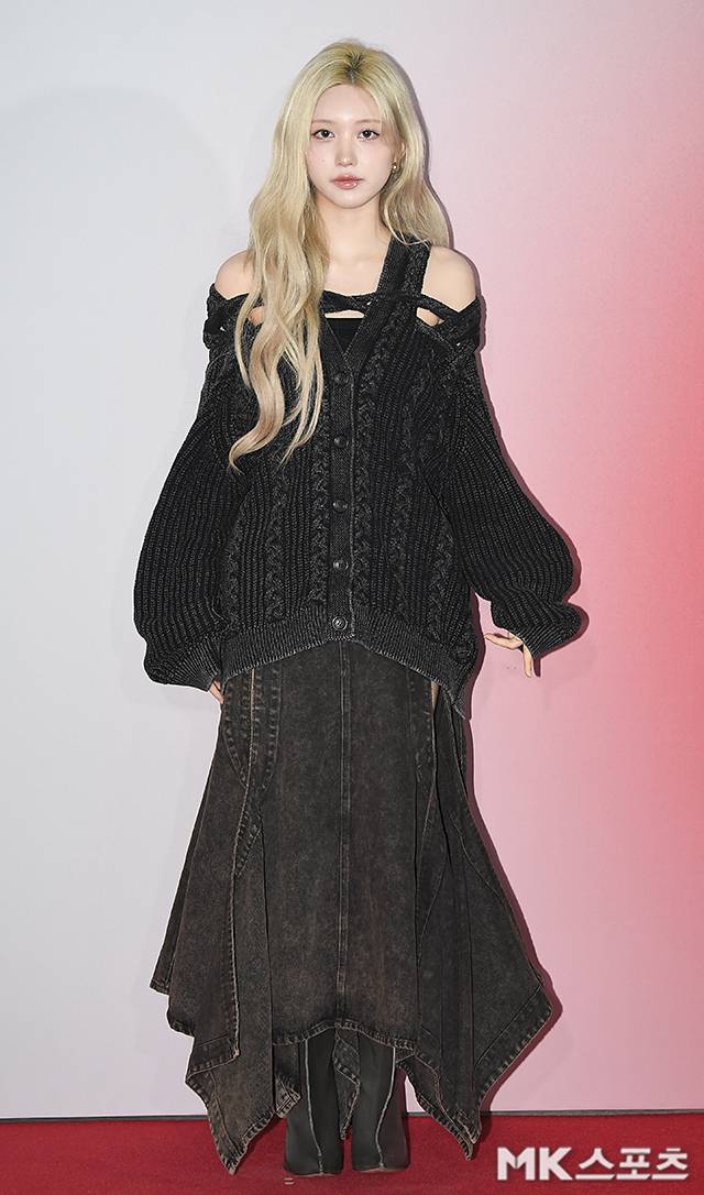 트와이스 미나가 29일 오후 서울 성수동에서 열린 패션 브랜드 오픈 기념 포토콜 행사에 참석해 포토타임을 갖고 있다.사진=천정환 기자