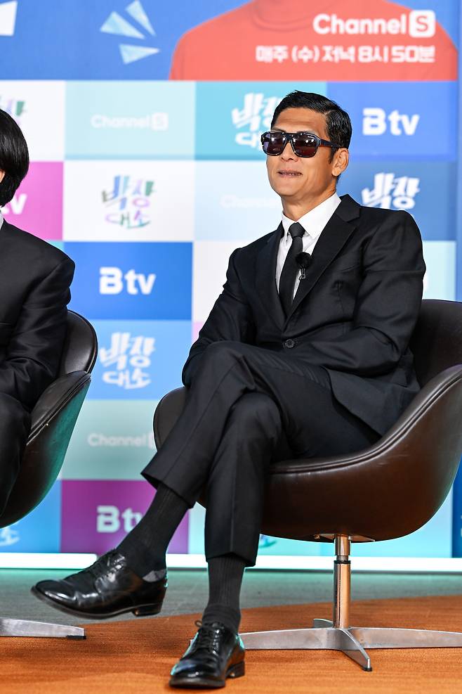 가수 박준형이 29일 오전 온라인 사전녹화 형식으로 공개된 채널S의 예능 ‘박장대소’의 제작발표회에 참석해 발언하고 있다. 사진 채널S