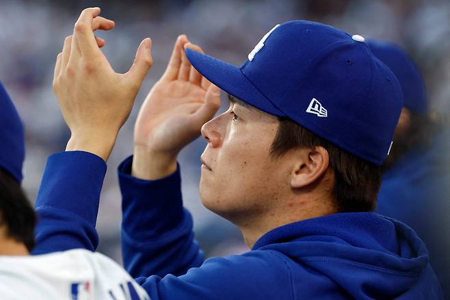 LA 다저스의 시즌 운명을 결정할 야마모토 요시노부. AFP연합뉴스