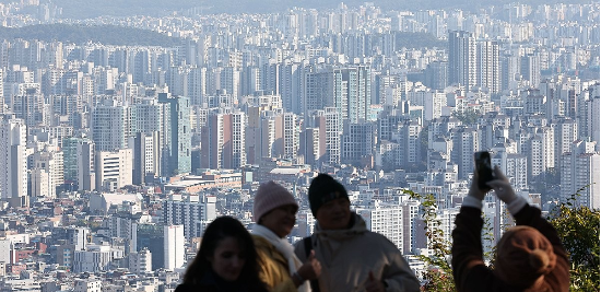 28일 서울 남산에서 바라본 서울 도심 아파트 모습.(사진=연합뉴스)