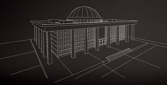 국회의사당 건물은 민주주의와 국민 통합의 기치를 담고 있다. 불국사 대웅전을 본뜬 기단 위에는 경복궁 경회루의 바깥기둥을 본떠 조성한 24개의 기둥이 세워져 있다. 24개의 기둥은 1년 24절기를 상징하며 한 해 동안 국민을 생각하며 국정에 임하라는 뜻을 담고 있다. 전면의 8개 기둥은 조선시대 행정구역인 전국 8도를 상징하고 그 위의 둥근 지붕(돔)은 민주주의를 나타낸다. 사방으로 늘어선 기둥들이 중앙의 돔을 받치는 형태는 다양한 의견이 토론을 거쳐 하나의 결론으로 모이는 의회정치의 본질을 형상화한 것이다. 허정호 선임기자