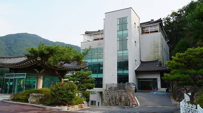 청련사 봉안당 '극락원'. 유승혜