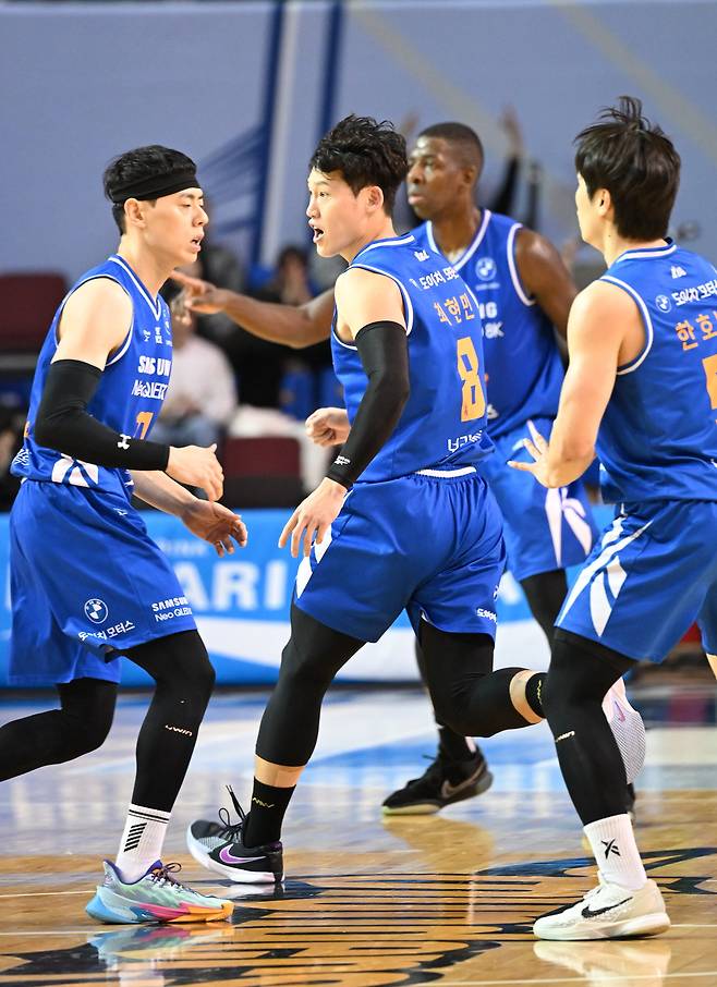 서울 삼성이 1일 열린 2025-26 프로농구 홈 경기에서 부산 KCC를 잡고 3연승을 질주했다. (KBL 제공)