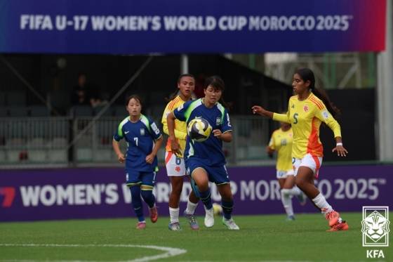 볼을 향해 달려가고 있는 박혜윰의 모습. /사진=대한축구협회 제공