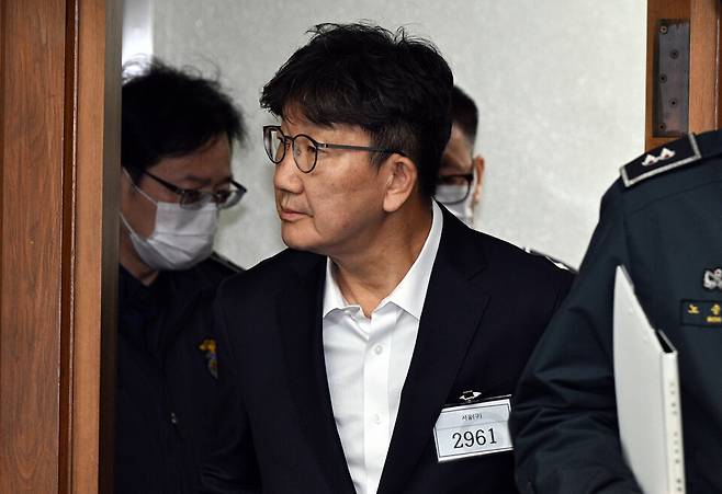 권성동 국민의힘 의원이 3일 서울 서초구 서울중앙지방법원에서 통일교로부터 불법 정치자금을 수수한 혐의 사건 1차 공판에 출석하고 있다. ⓒ사진공동취재단