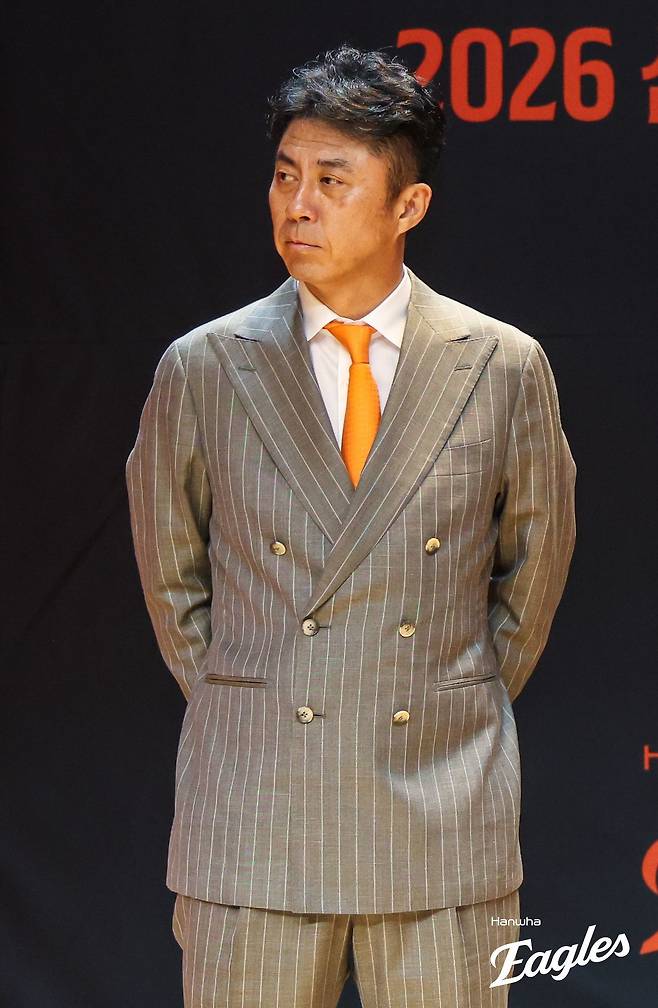 한화 손혁 단장은 3일 스포츠동아와 통화에서 외국인투수들의 재계약과 관련해 “우리 재계약 의사는 확실하다. 최대한의 오퍼를 할 것”이라고 말했다. 코디 폰세와 라이언 와이스를 붙잡기 위해 메이저리그(MLB) 구단과 경쟁을 펼칠 전망이다. 사진제공|한화 이글스