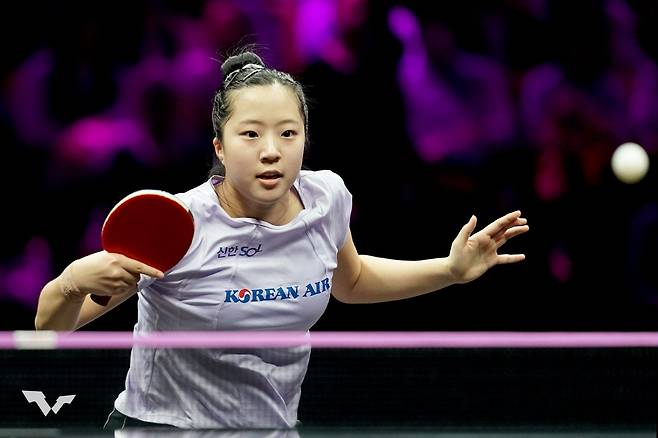 신유빈은 전지희, 임종훈 등 왼손잡이 파트너들과 시너지를 내며 세계정상급 복식선수로 거듭났지만 아직 단식에선 가야할 길이 멀다. 이에 일본과 중국리그로 건너가 톱랭커들과 맞붙으며 보완점을 찾고 있다. 다양한 유형의 복식 파트너들과 호흡을 맞추며 구사할 수 있는 기술의 폭도 넓히고 있다. 사진출처│WTT 홈페이지