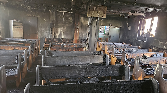 지난 6월 26일 화재가 발생해 피해를 입은 예배당 모습.