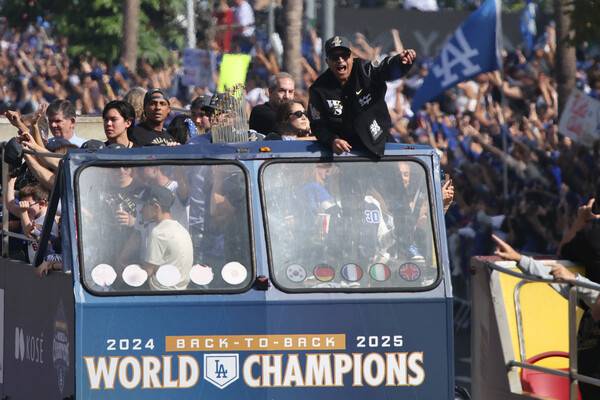 ▲ 월드시리즈 2연패를 달성하며 투자의 성과를 만들어 낸 LA 다저스 ⓒ연합뉴스/REUTERS/AFP
