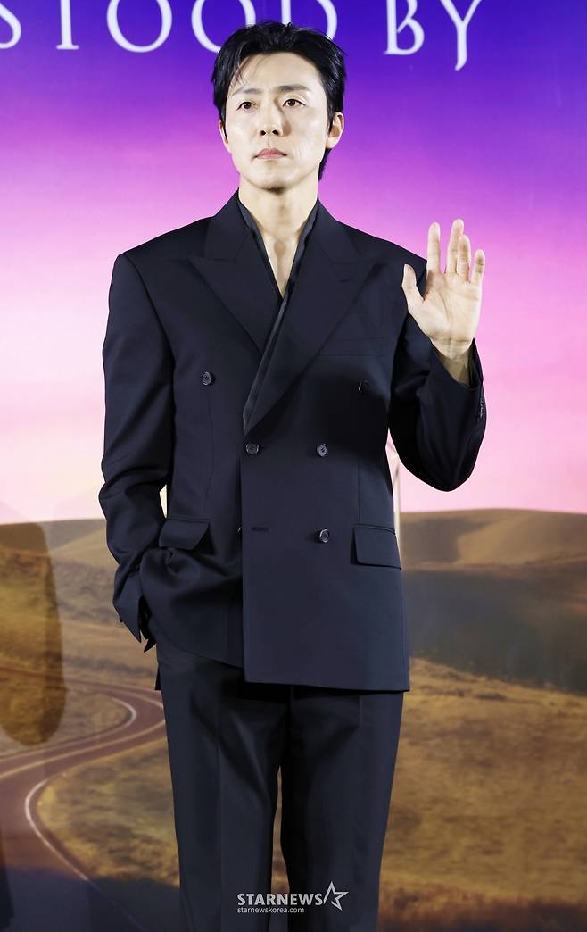 배우 이무생이 5일 서울 용산구 CGV용산아이파크몰에서 열린 넷플릭스 시리즈 '당신이 죽였다' 제작발표회에서 포즈를 취하고 있다. /2025.11.05 /사진=김휘선 hwijpg@