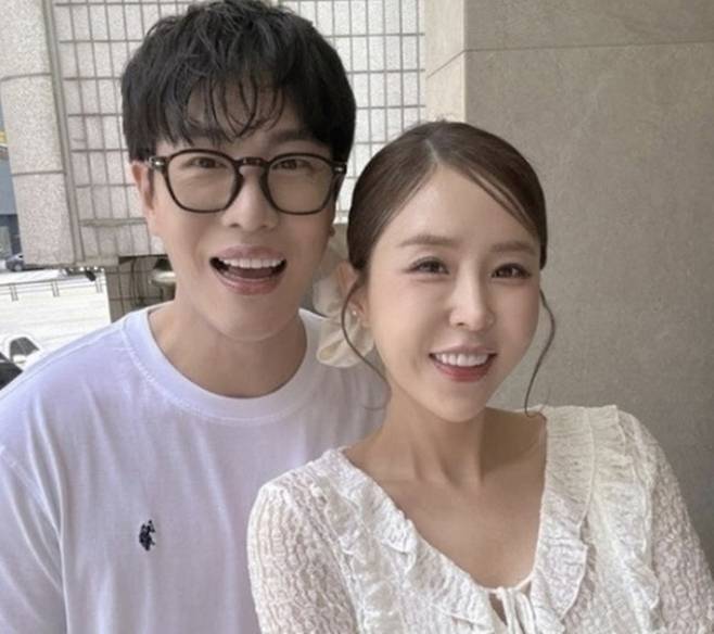 문원, 신지 커플. 사진ㅣ신지SNS