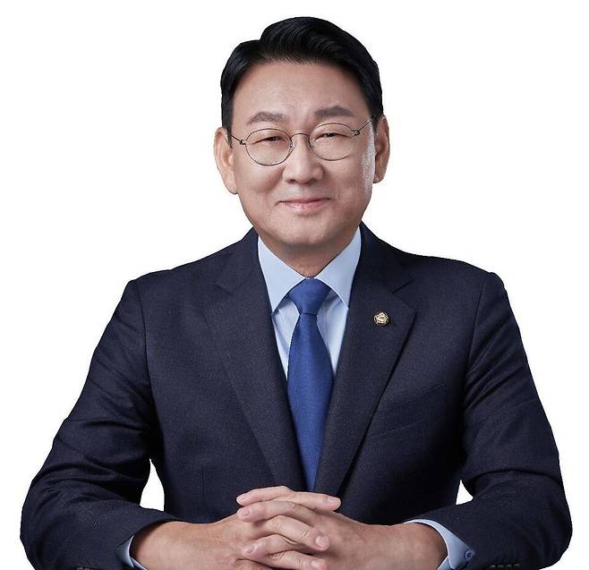 김교흥 국회 문화체육관광위원회 위원장이 문화체육관광부 국정감사서 광고주협회장의 언론 개입이 부적절하다며 문제를 제기했다. 사진=김교흥 국회의원 페이스북.