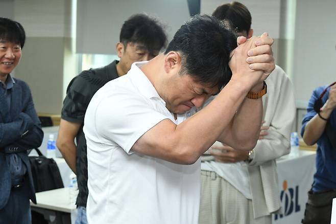 2023~2024시즌 신인 드래프트 순번 추첨 모습. 한국농구연맹 제공