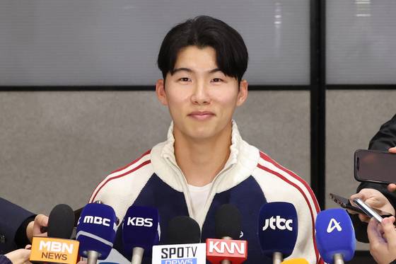 '월드시리즈 우승' 다저스 김혜성의 미소 (영종도=연합뉴스) 임화영 기자 = 미국프로야구 메이저리그(MLB) 월드시리즈에서 우승한 로스앤젤레스 다저스의 김혜성이 6일 인천국제공항을 통해 귀국해 취재진의 질문을 경청하고 있다. 2025.11.6 hwayoung7@yna.co.kr (끝) 〈저작권자(c) 연합뉴스, 무단 전재-재배포, AI 학습 및 활용 금지〉