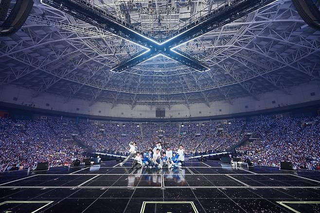 슈퍼주니어는 지난 8월 22~24일 사흘 동안 서울 송파구 올림픽공원 케이스포돔(구 체조경기장)에서 단독 콘서트 '슈퍼쇼10'을 개최했다. 슈퍼주니어 공식 페이스북