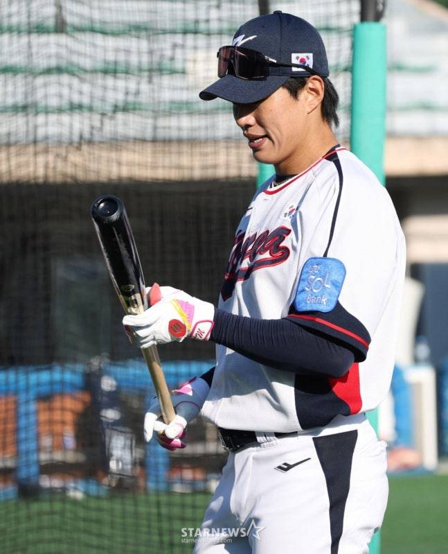 타격 훈련을 하고 있는 송성문. /사진=김진경 대기자