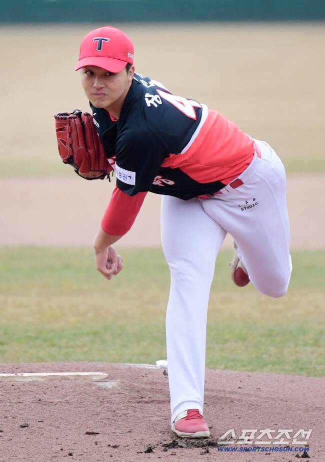 12일 대전 한화생명이글스파크에섯 열린 KIA와 한화의 시범경기. KIA 장민기가 투구하고 있다. 대전=정재근 기자 cjg@sportschosun.com/2024.3.12/