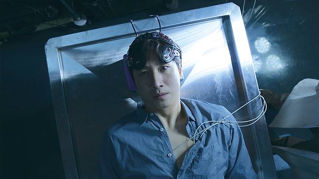 김지운 감독의 ‘DR.브레인’ 스틸컷 (사진 애플티비)