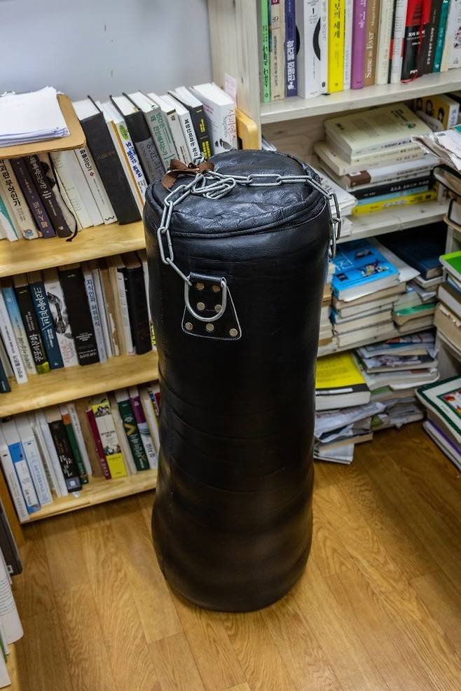 홍신부의 전용 샌드백./사진=김흥구